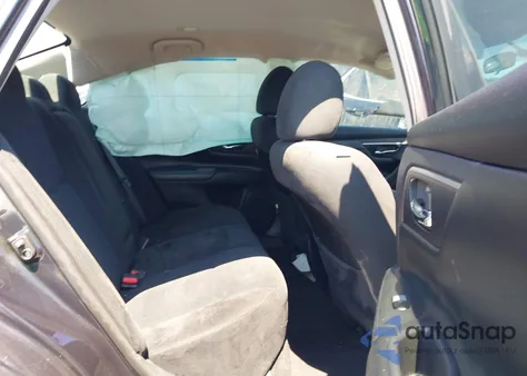 2015 Nissan Altima 2.5 S z USA, uszkodzony, nr VIN 1N4AL3AP4FN918649